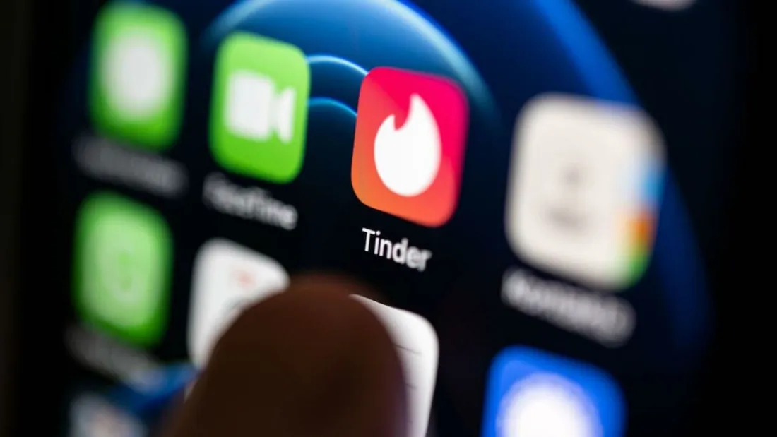 CupidBot : le nouveau chatbot qui aborde des femmes à votre place sur Tinder !