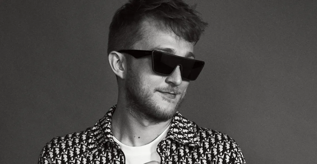 Au concert de Vald les fans aident un autre à avoir un match sur Tinder