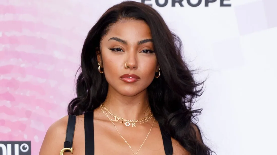 Wejdene affirme son style avec un EP audacieux et un clip enflammé