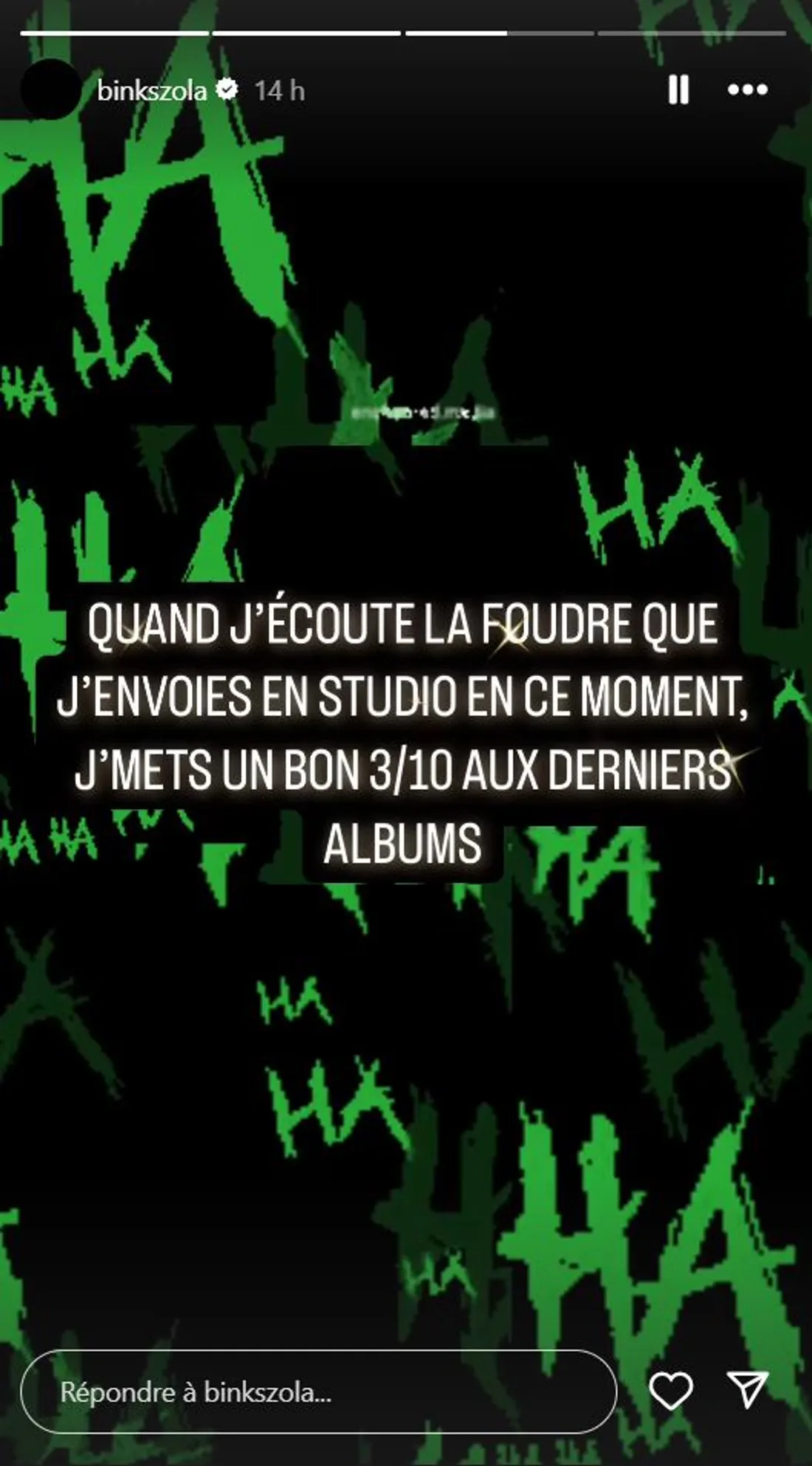 Zola critique ses anciens albums et se fait arrêter en live à l’aéroport