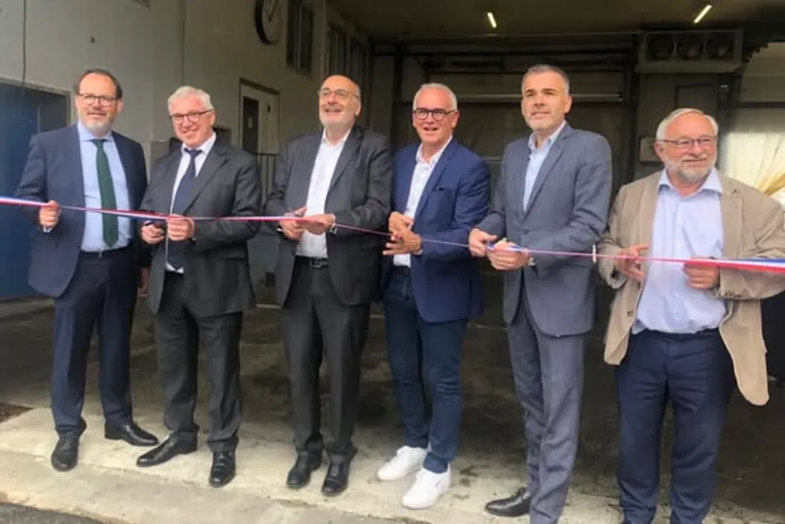 Les 1 000 m² de panneaux solaires de la Halle à marée de Port-en-Bessin ont été inaugurés.