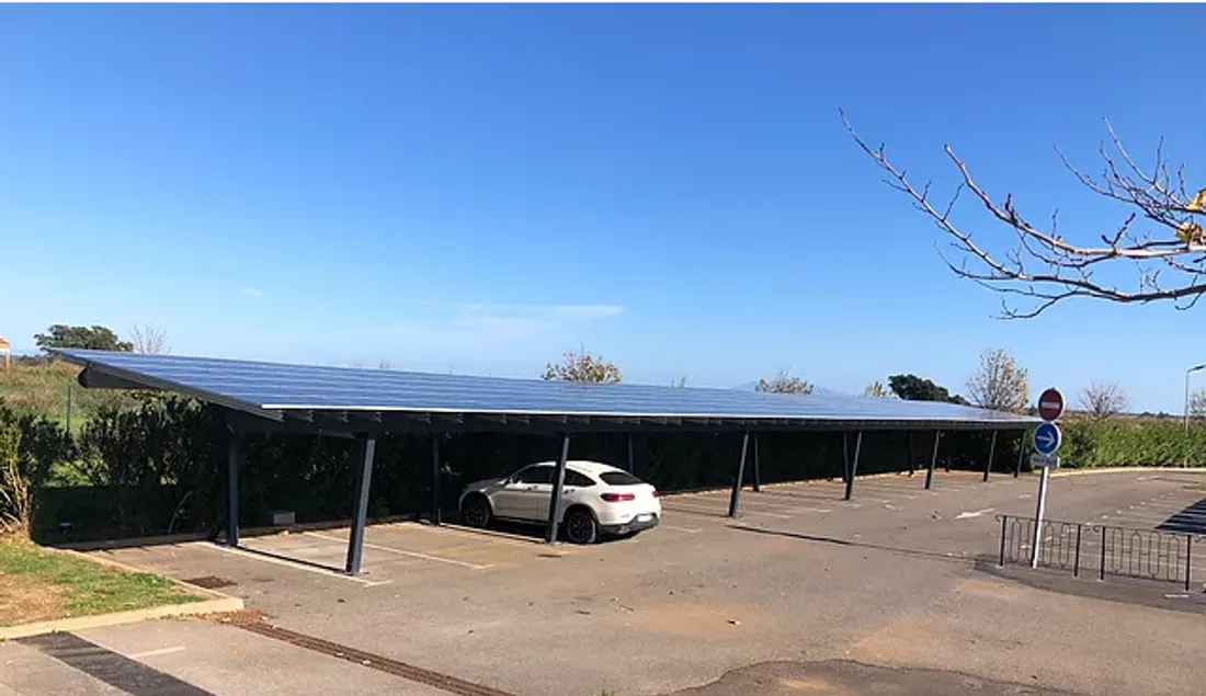 Bayeux Intercom va installer des ombrières photovoltaïques sur le parking du centre aquatique Auréo.