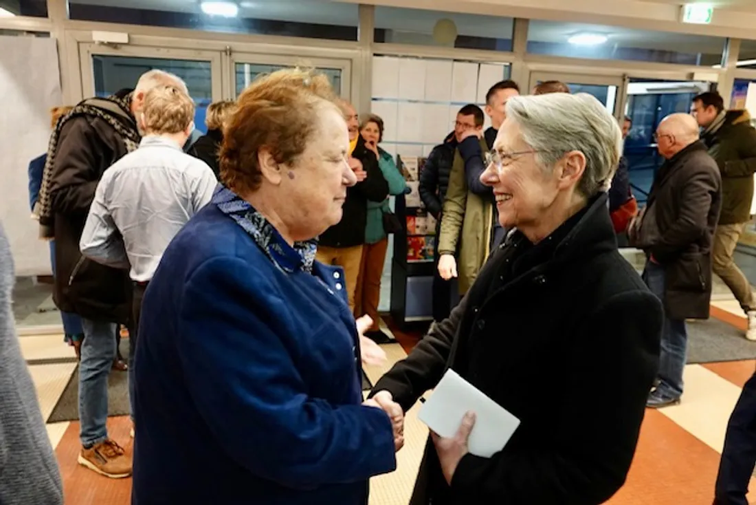 Élisabeth Borne et Nicole Desmottes réunies à Vire Normandie, vendredi dernier.