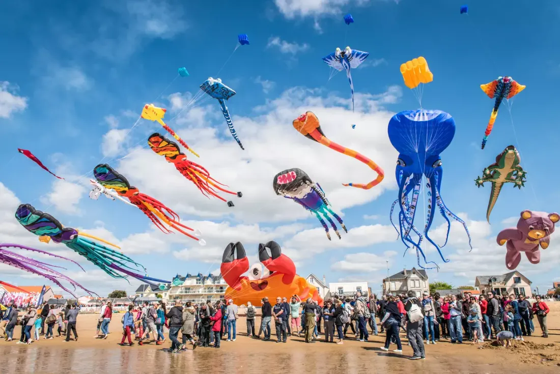 Le Festival du Cerf-Volant à Martigues : Un Week-end Haut en Couleurs sur la Plage du Verdon
