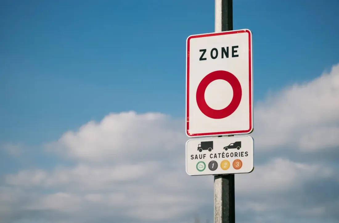 Va-t-on vers la fin de la ZFE à Nîmes et Marseille ? Une proposition de loi en débat