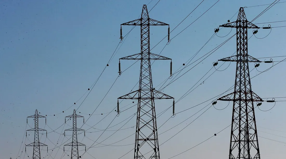Les agriculteurs du Gard et des Bouches-du-Rhône protestent contre la ligne THT