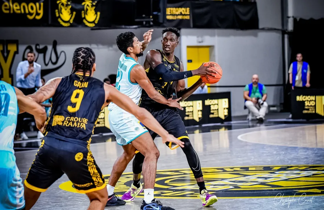 [ Basket ] Fos Provence Basket s'incline face à l'Elan Béarnais