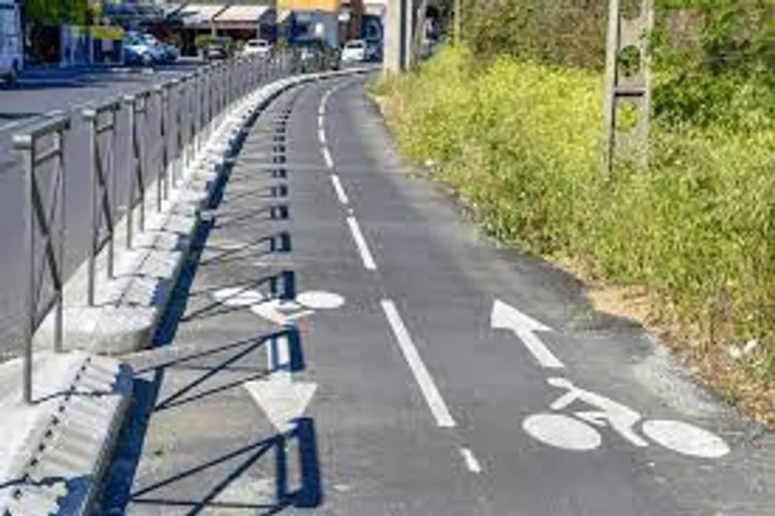  SOCIETE ] Le conseil régional réuni en assemblée plénière