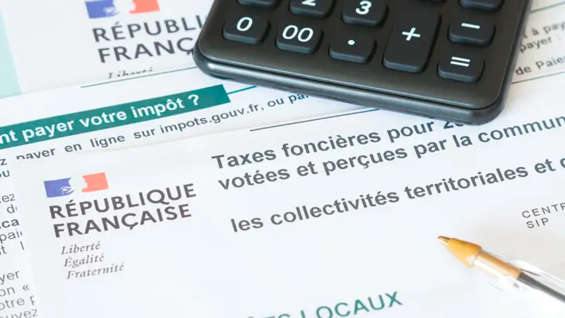 Hausse de la taxe foncière suspendue : un soulagement pour les propriétaires