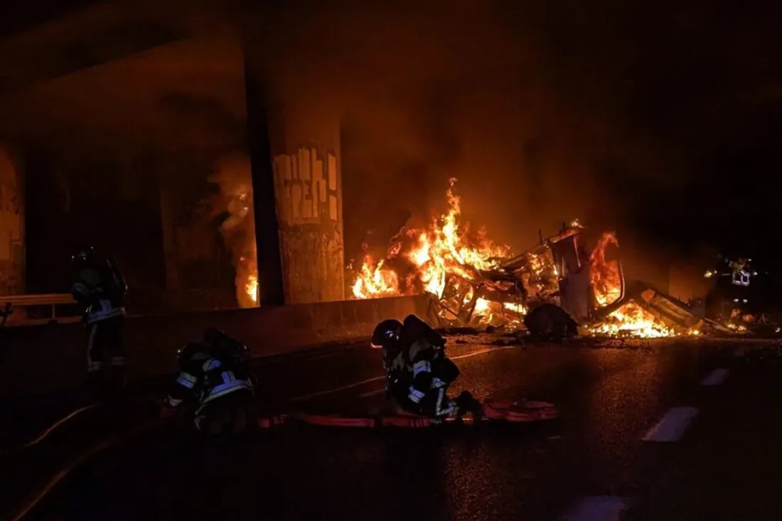 Un accident spectaculaire sur l’A8 près d’Aix-en-Provence : un poids-lourd en feu sur l’A51
