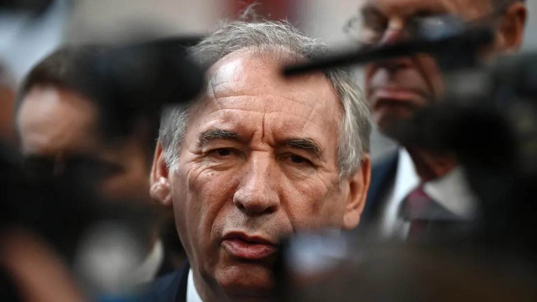 Retraite à 62 ans : François Bayrou maintient sa position, la réforme suscite l'ire des syndicats