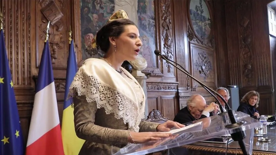 [ CULTURE/TRADITIONS ] Arles: La Reine d'Arles prend position face aux anti-bouvine