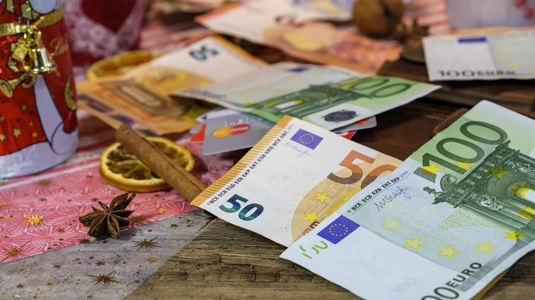 [ SOCIETE - FRANCE ] Retraites, SMIC, tabac, permis, timbres…ce qui change au 1er janvier 2024