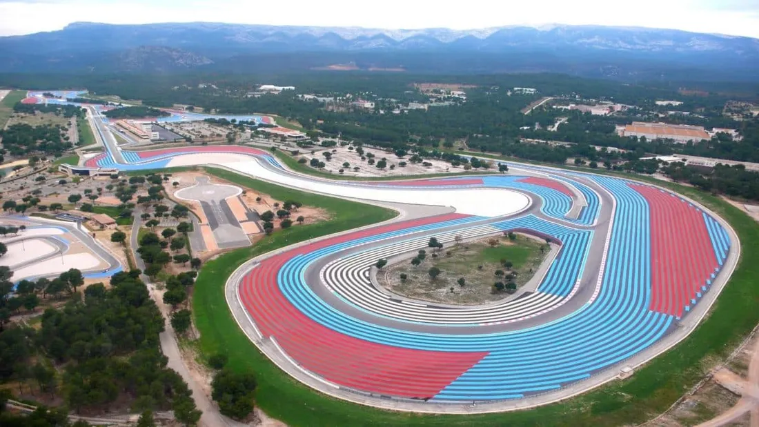 [ SOCIÉTÉ / LOISIRS ]: Le circuit Paul Ricard se prépare à accueillir le grand prix camion.