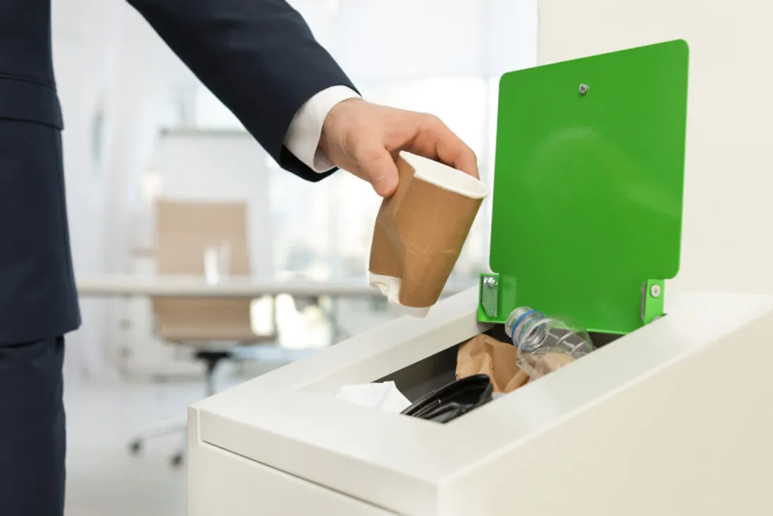 [ ECOLOGIE ]: 70 à 85 kg, c’est le poids en papier jeté chaque année par un salarié !