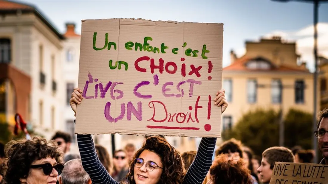 [ POLITIQUE - FRANCE ] L'IVG enfin inscrite officiellement dans la Constitution