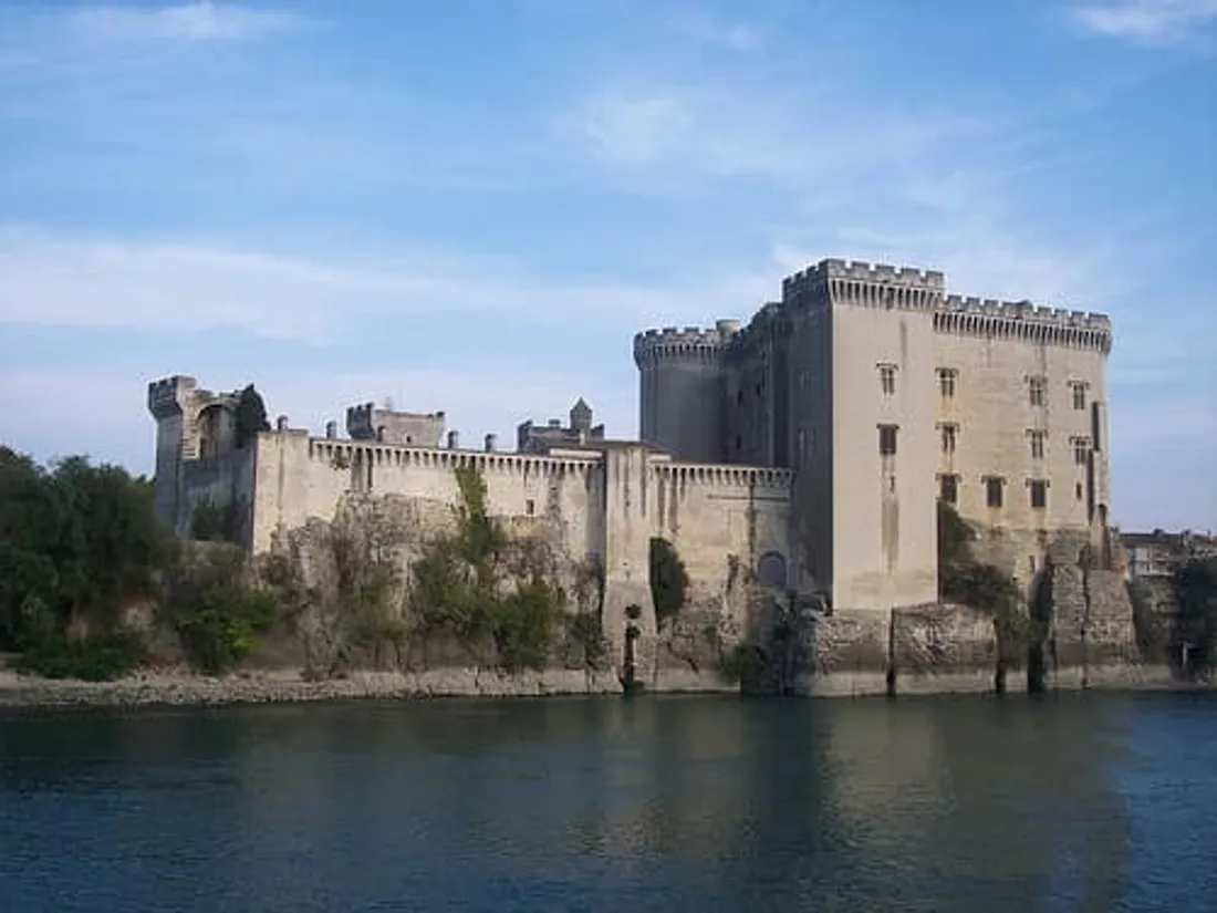 [ SOCIÉTÉ / LOISIRS ]: Pour Pâques, les œufs se chassent aussi du côté du château de Tarascon.