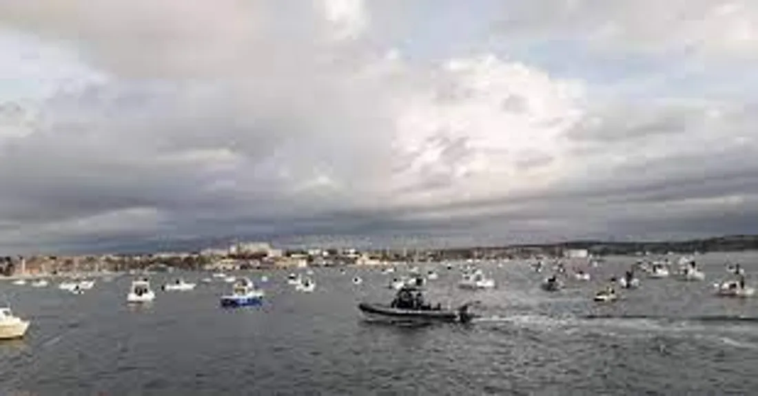 [ SOCIETE ] Port-de-Bouc: Blocage maintenu par les pêcheurs du Golfe