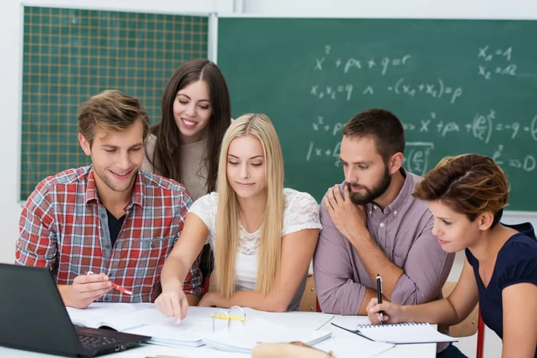 [ SOCIÉTÉ / ÉDUCATION ]: Plus de mathématiques en première et en terminale