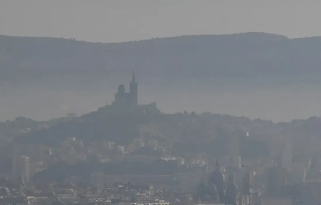 [ ENVIRONNEMENT/SANTE - BOUCHES DU RHONE ] Fort taux de pollution dans l'air ce matin, prudence !
