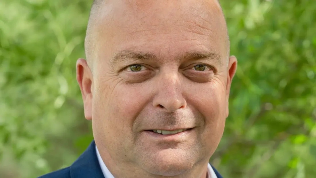 [ POLITIQUE-ST MARTIN DE CRAU] C. Laufray élu maire de St Martin de Crau après avoir battu  Guy Bono