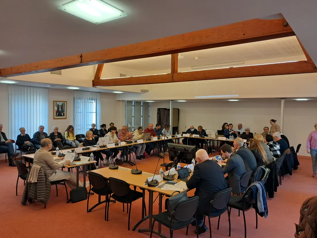 Conseil municipal du mardi 15 avril 2025 © Radio Intensité