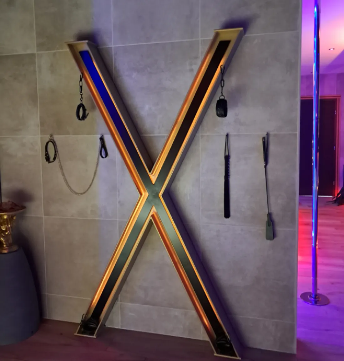 Espace coquin, Croix de Saint-André © Radio Intensité