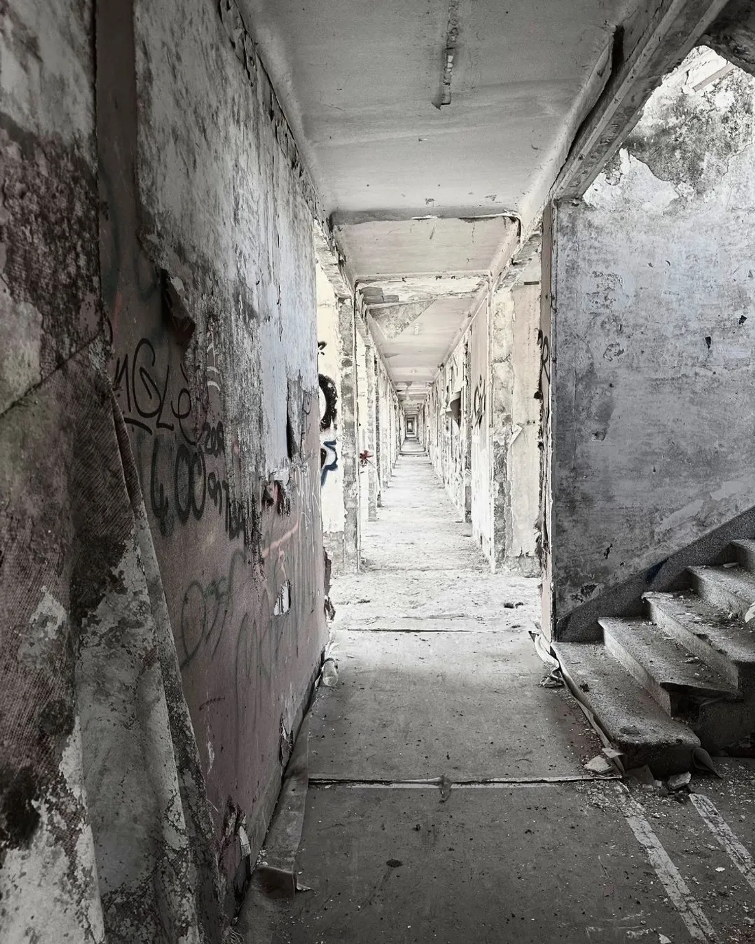 sanatorium couloirs friche