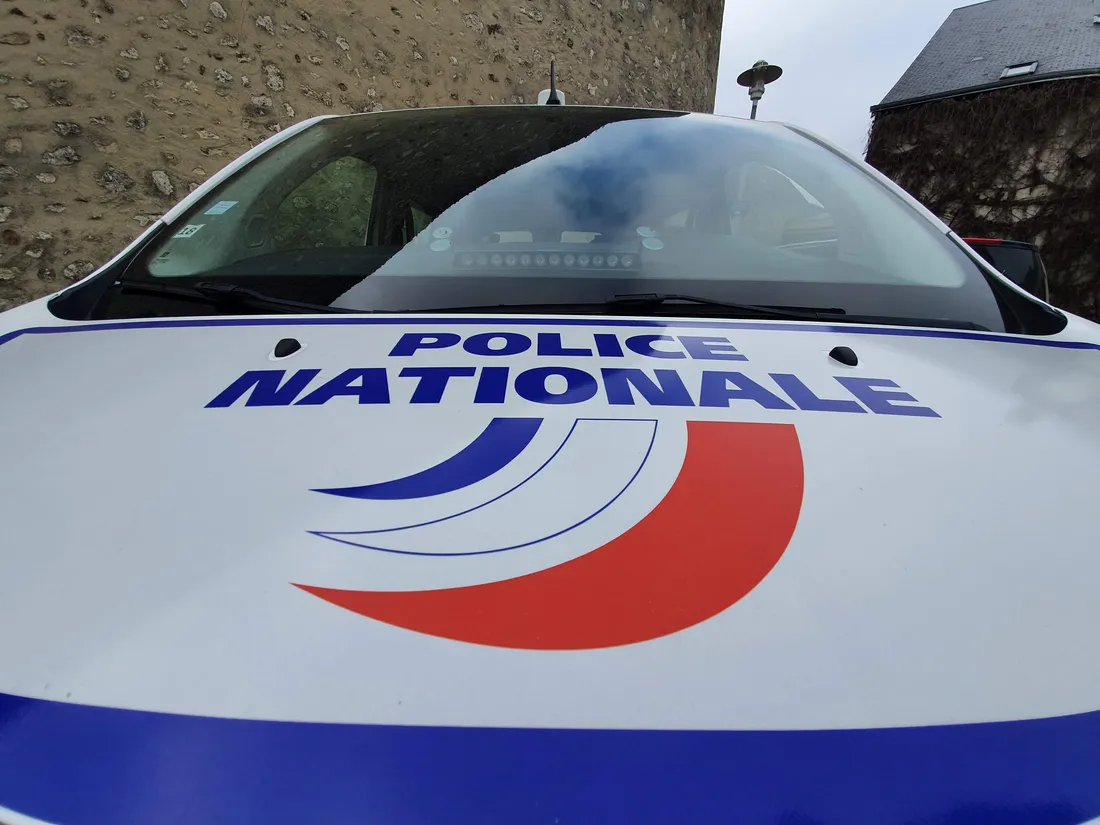 Illustration / voiture Police © Radio Intensité