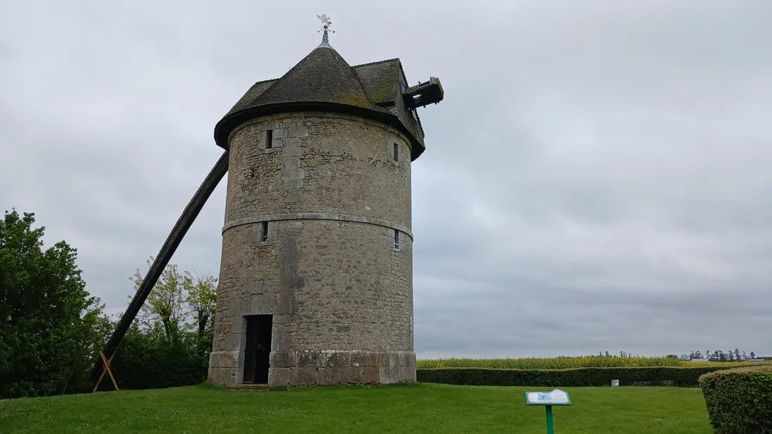 Moulin de Frouville-Pensier sans ailes 