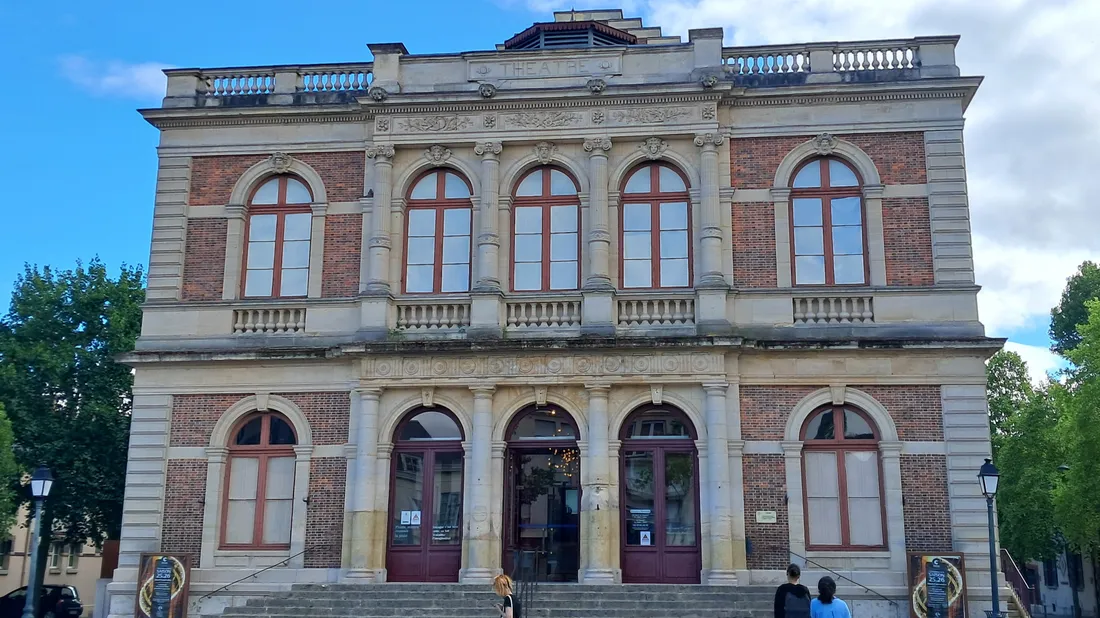 Théâtre de Chartres / Illustration © Radio Intensité
