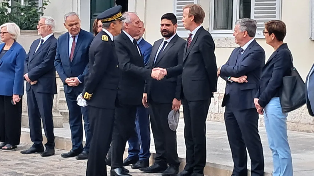 François Bayrou, Chartres, Cour de l’Hôtel de Ligneris