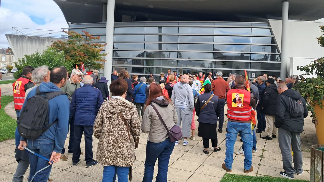 « Bloquons tout » : mobilisation, mercredi 10 septembre à Châteaudun © Radio Intensité