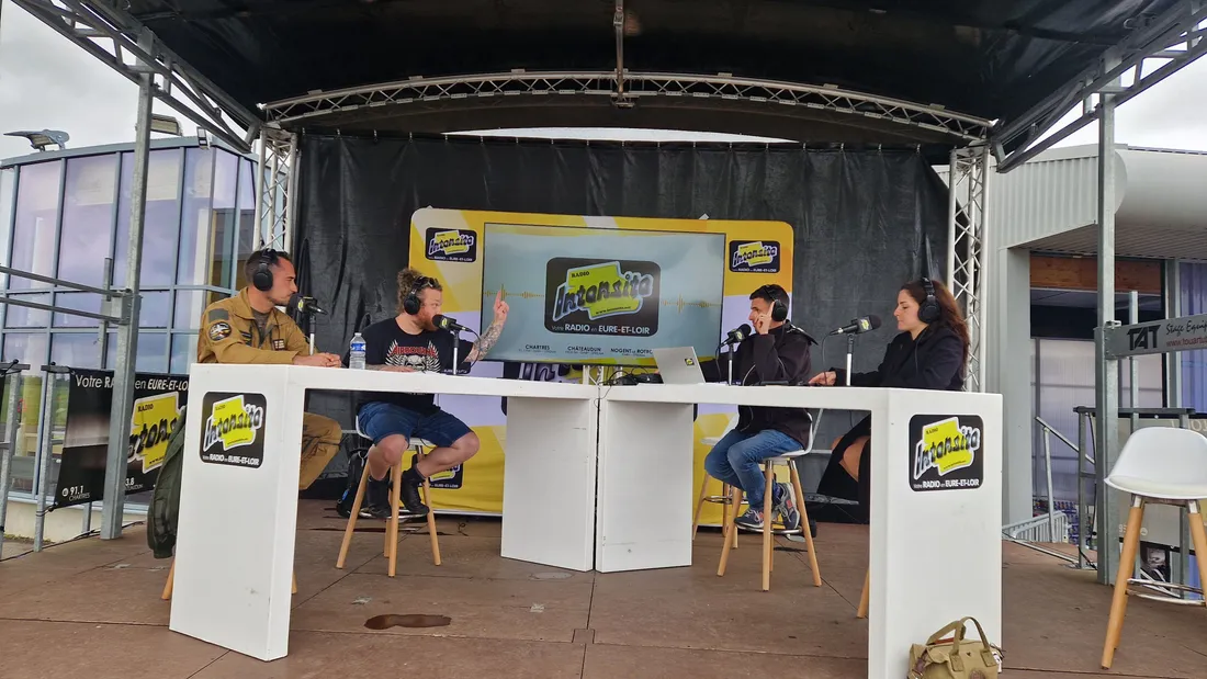 Toute l'équipe d'Intensité vous attend au meeting aérien