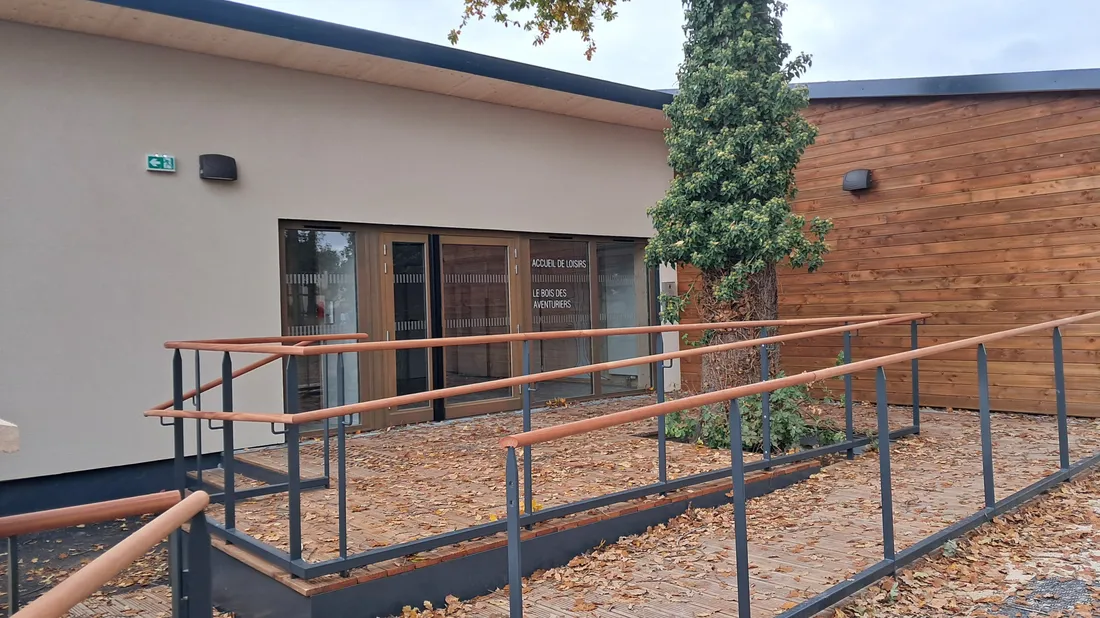 Accueil de Loisirs Sans Hébergement « Le bois des aventuriers », Luisant, bâtiment