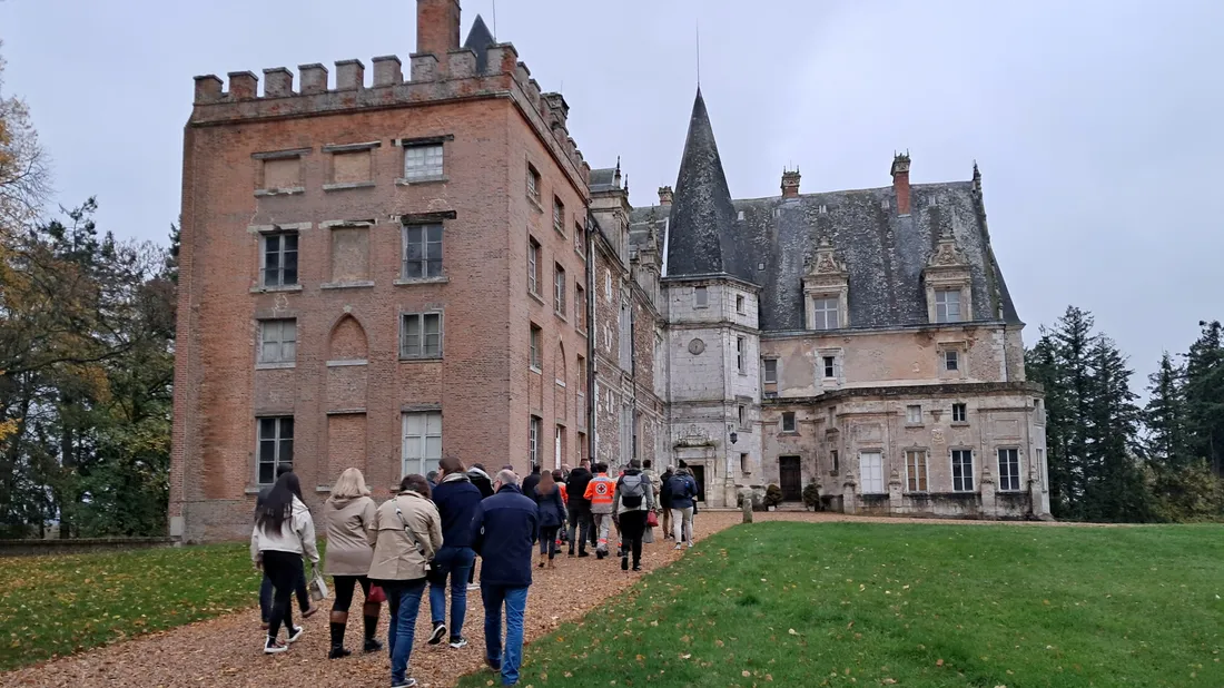 Présentation du projet "Stars'Terre" jeudi 6 novembre au château de Courtalain © Radio Intensité