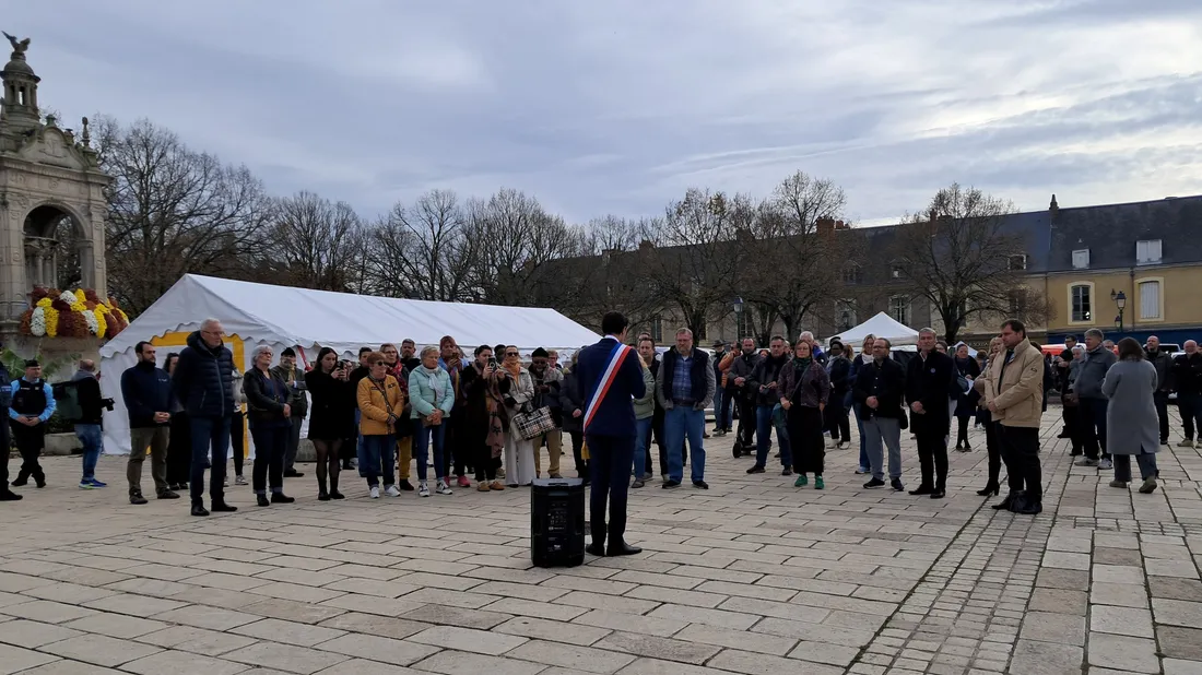 Minute de silence, Châteaudun, Attentats