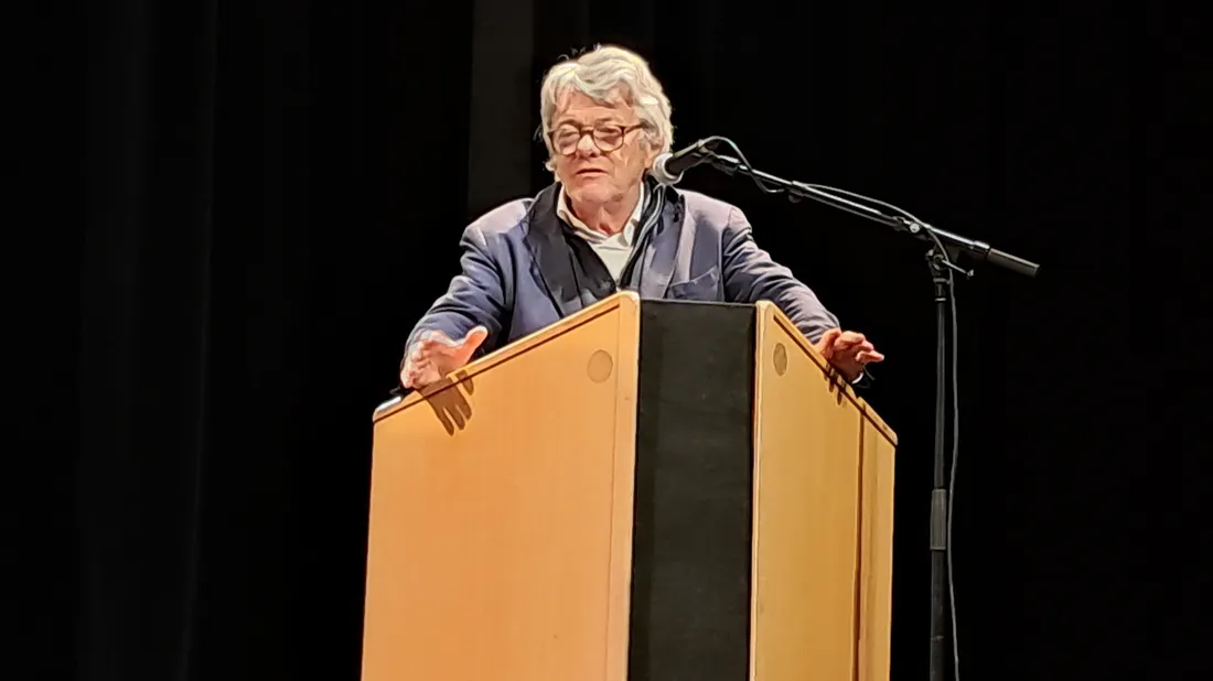 Jean-Louis Borloo, politique,  théâtre, Châteaudun