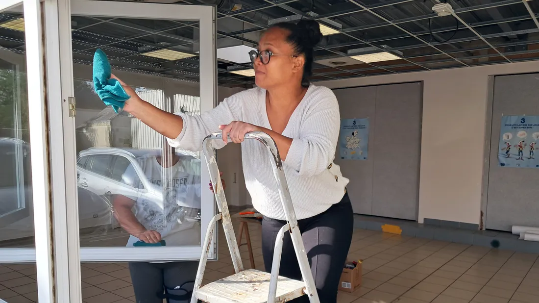 Des parents participent à la rénovation de la cantine à Logron 