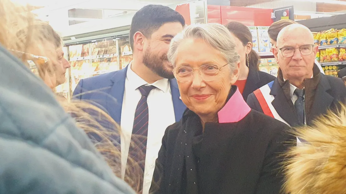 Élisabeth Borne, ministre de l'Éducation nationale, Hyper U Hanches
