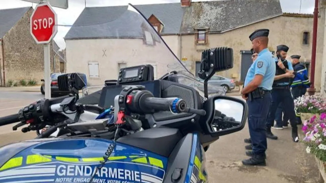 gendarmerie, Brigade motorisée, forces de l'ordre, sécurité