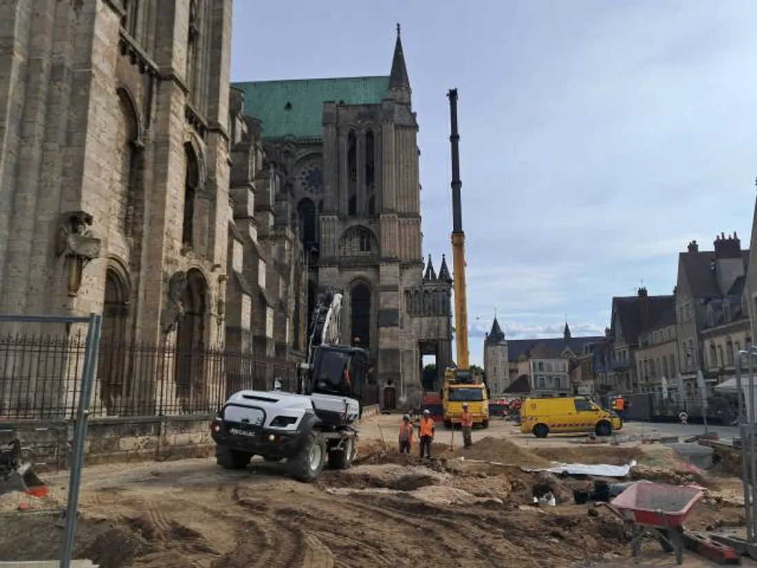 Chartres, chantier parvis cathédrale