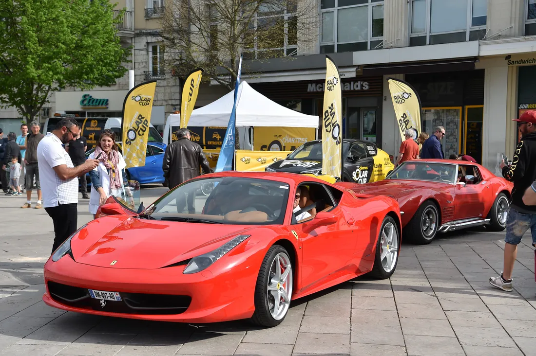 voiture sportive de luxe - Balades de Chartres