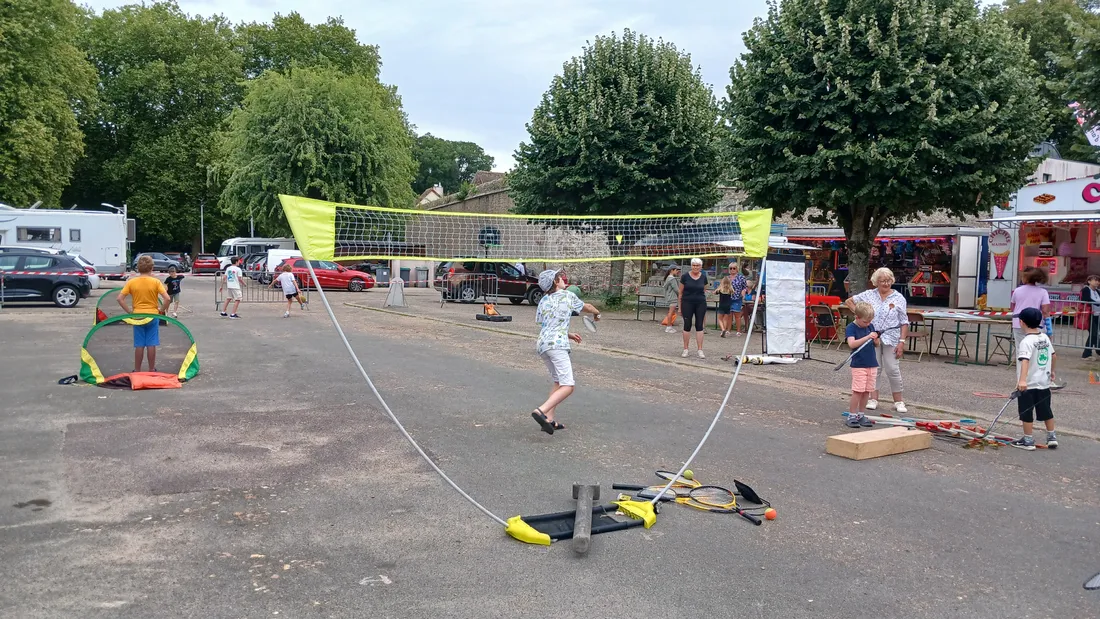 250731 Le sport ça me dit s'installe à Bonneval pour occuper les jeunes l'été © Radio Intensité