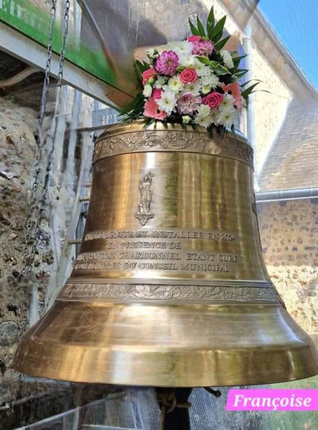 La nouvelle cloche de l'église a été baptisée