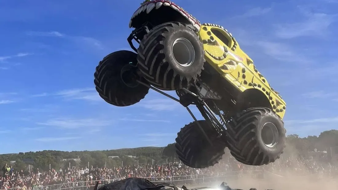motor show monster trucks