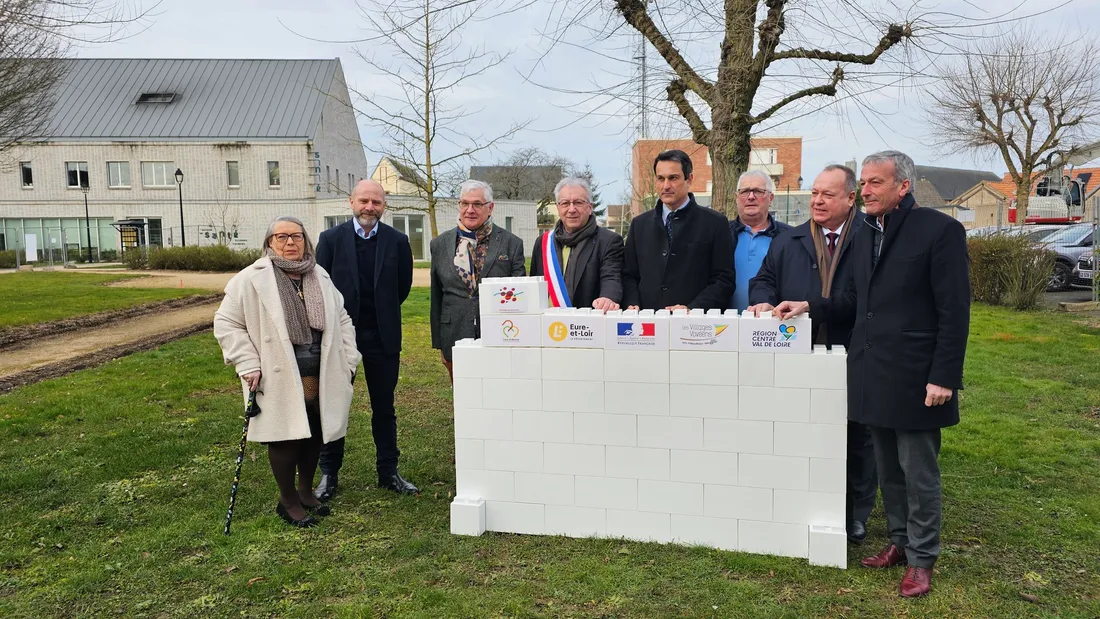 Première pierre de l’extension de la Maison de Santé © Commune Les Villages-Vovéens