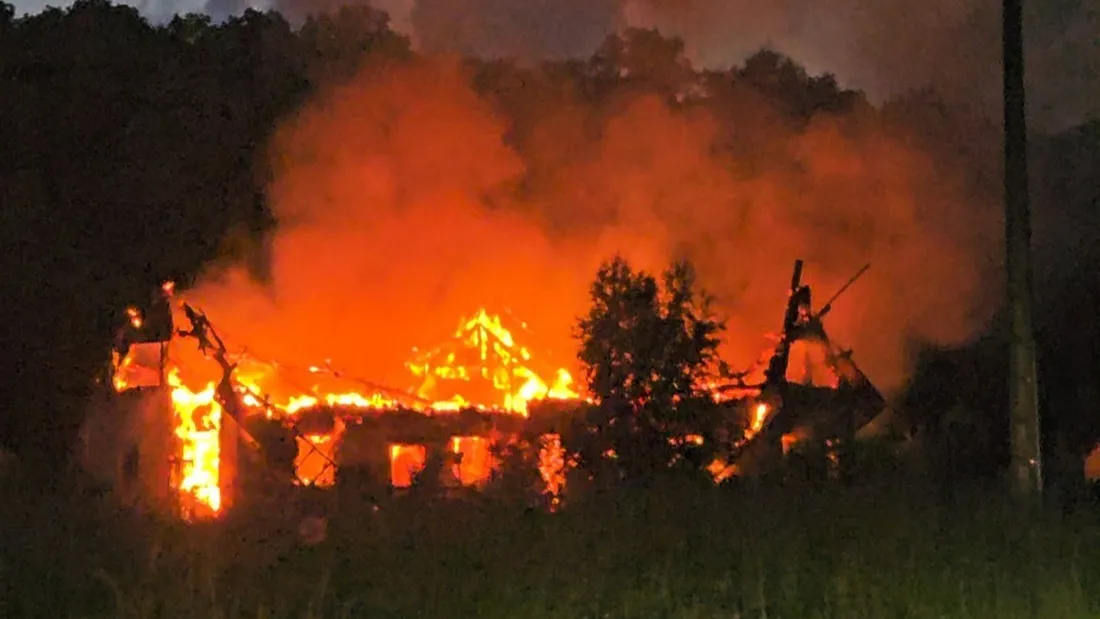 maison foudroyée en feu jaudrais