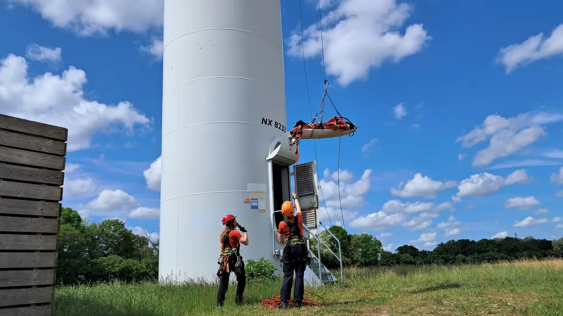 Pompiers, grimp, éolienne, SMP