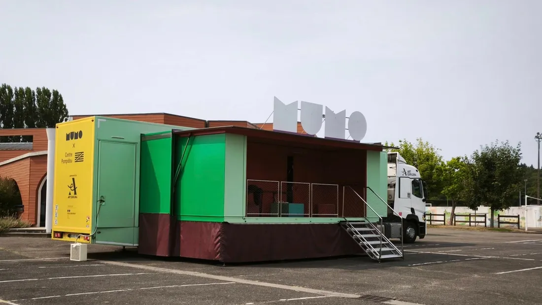 Le MuMo X Centre Pompidou, camion, art